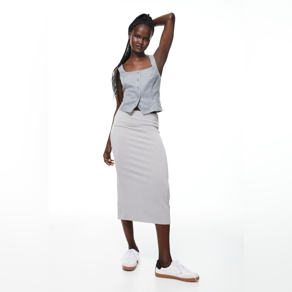 H&M High Waist Ribbed Bodycon Midi Skirt in Mushroom Gray, Size Medium